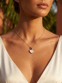 Collier Coeur Tendre | Pendentif Nacre & Plaque Or 24k - Univers Féminin