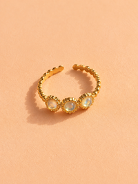 Bague CÉLESTE — Trio d’Opales & Or 24k | Parisienne Chic