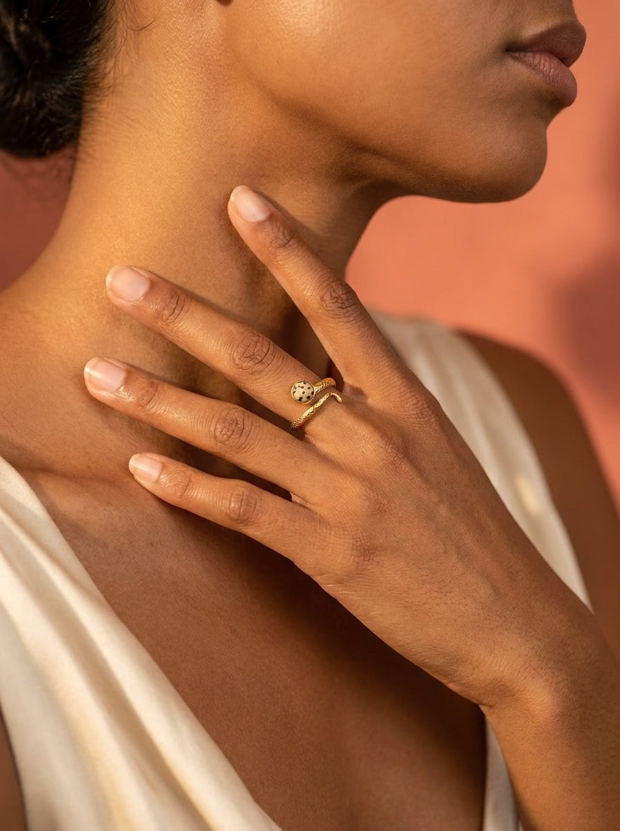 Bague OPHÉA — Serpent & Jaspe Dalmatien Or 24k | Univers Terre