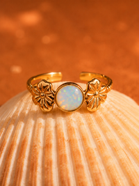 Bague VERSAILLES | Fleur Dorée & Opale Irisée Or 24k Ajustable – Univers Parisienne Chic
