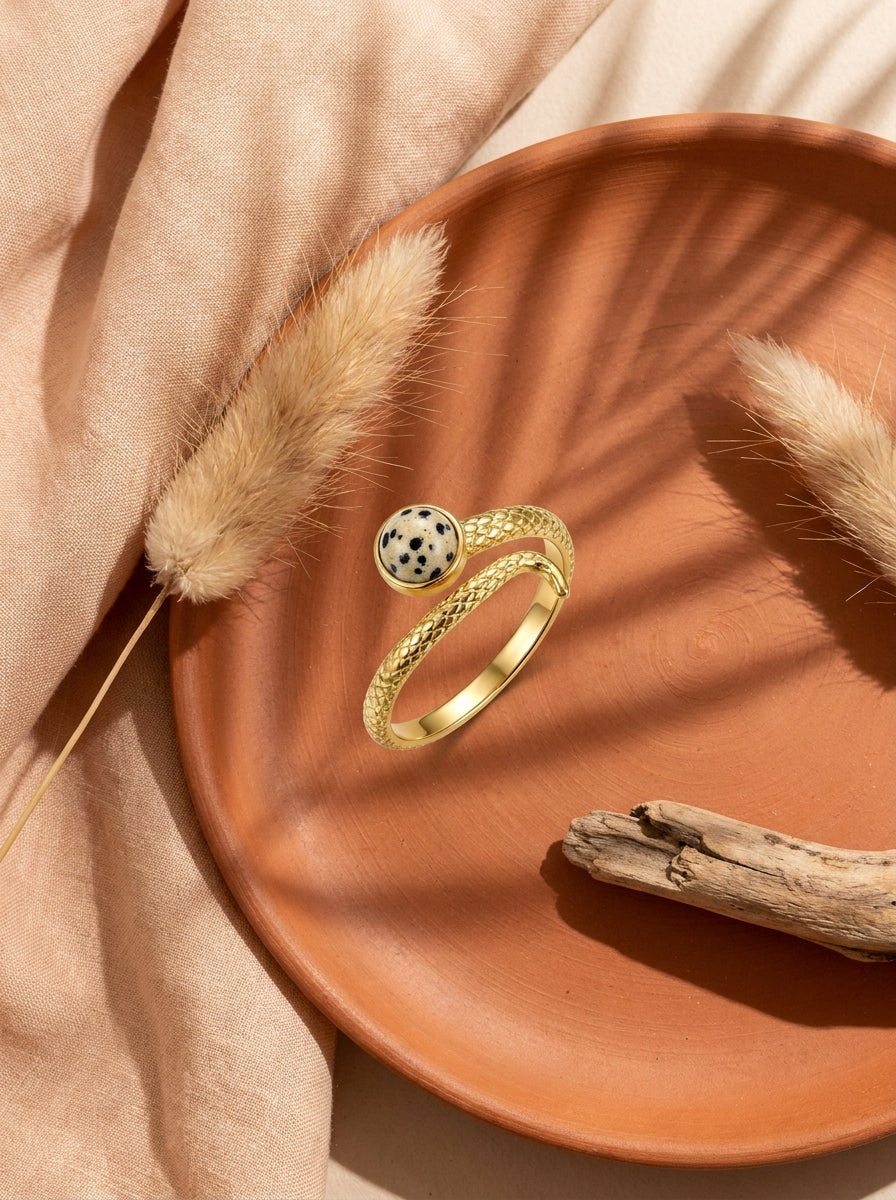 Bague OPHÉA — Serpent & Jaspe Dalmatien Or 24k | Univers Terre