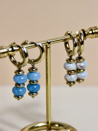 Mini créoles Daphné - pendantes avec pierre semi-précieuses