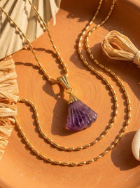 Collier CANDACE Aqua | Pendentif Éventail Pierre Sculptée – Univers Aquatique