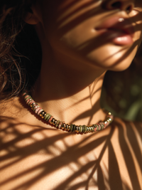 Collier ANTILLES - perles plates naturelles pierres semi précieuses