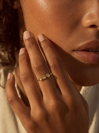 Bague CÉLESTE — Trio d’Opales & Or 24k | Parisienne Chic