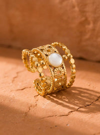 Bague CALISTA — Nacre & Or 24k | Univers Solaire