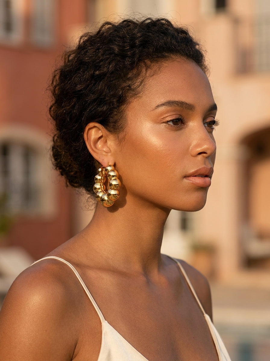 Boucles d'oreilles Créoles Billes HÉLIA — Or 24k | Univers Solaire