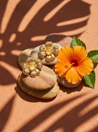 Boucles d'Oreilles HIBISCUS - Fleur Hibiscus Dorée Pierre Naturelle - Bijou Tropical Plaqué Or 24K