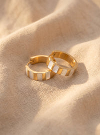 Créoles Alba — Nacre & Or 24k | Univers Solaire