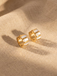 Mini Créoles Alba — Nacre & Or 24k | Univers Solaire