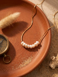 Collier Versailles | Perles Baroques & Chaîne Serpent Dorée – Univers Parisienne Chic