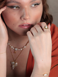 Bracelet OLIVIA - Breloque ovale en nacre style bohème