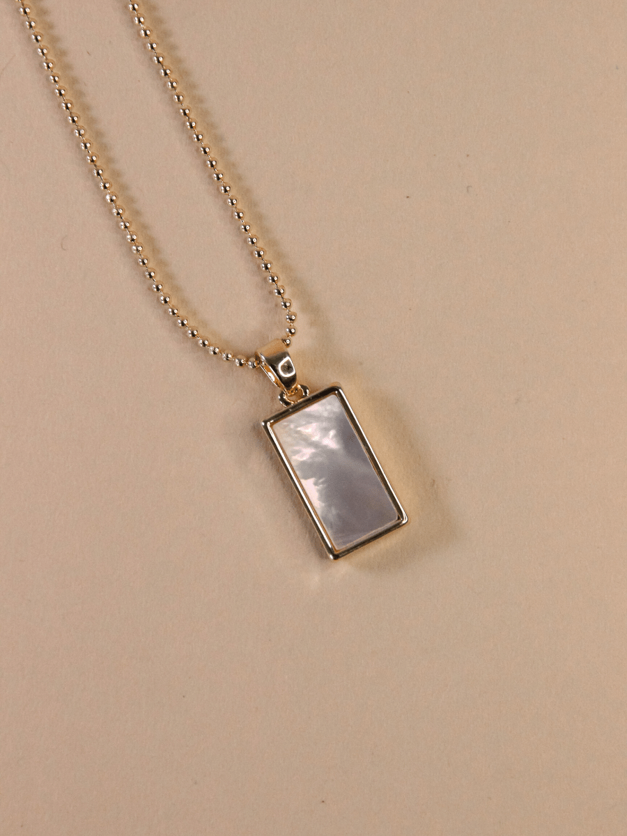 collier Lily May pendentif nacre rectangle