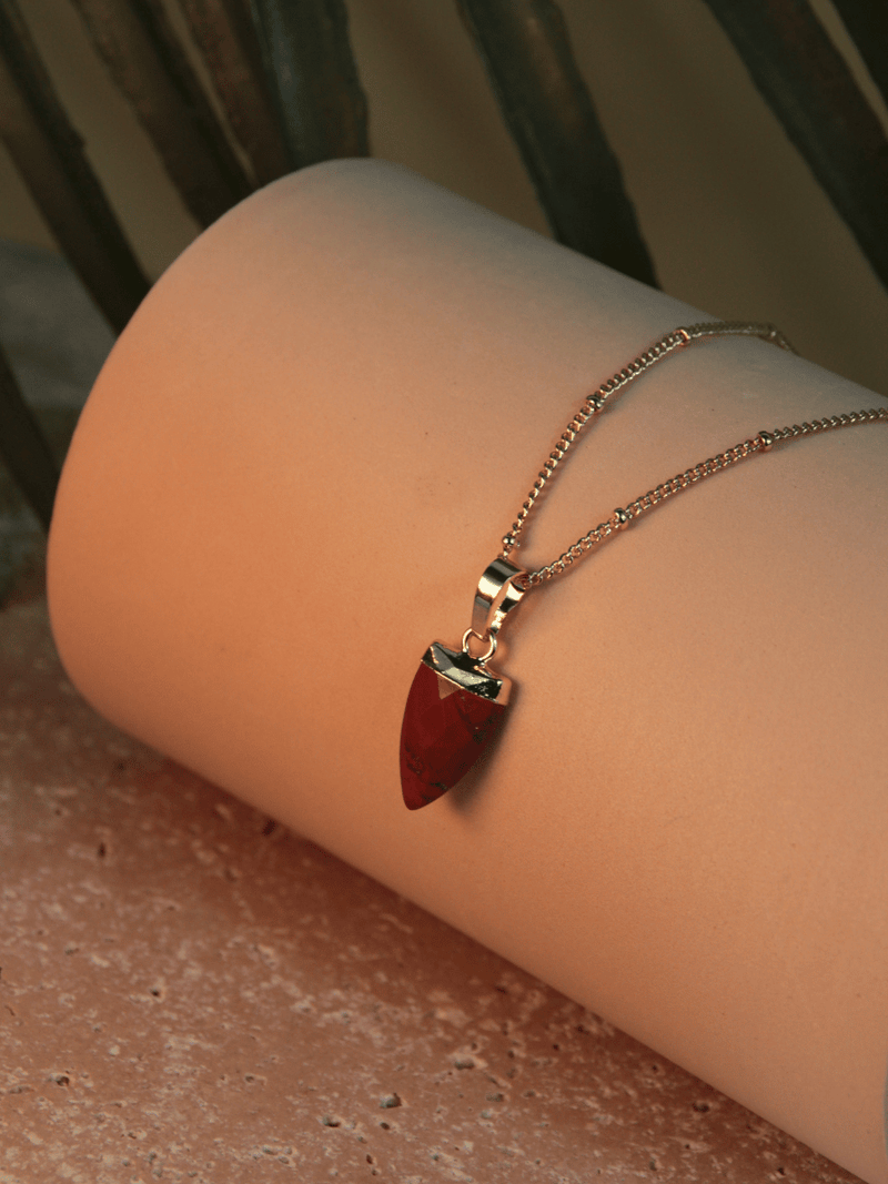 Collier boho chic pendentif agate rouge