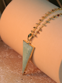 Collier pendentif triangulaire amazonite chaine chapelet